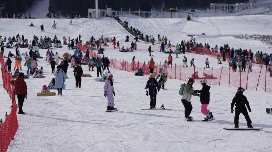 Xinhua Headlines: Influx of int