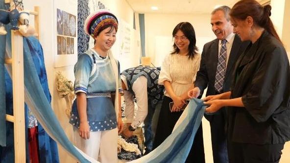 新华视点｜非遗传承：做古老技艺的“时光摆渡人”