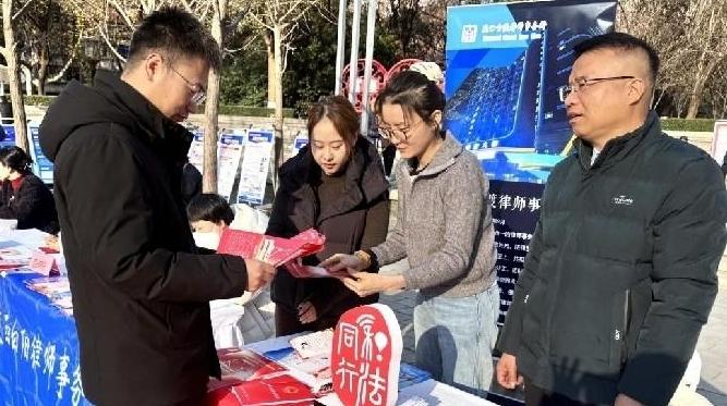 陕西移动咸阳分公司积极参与国家宪法日宣传活动