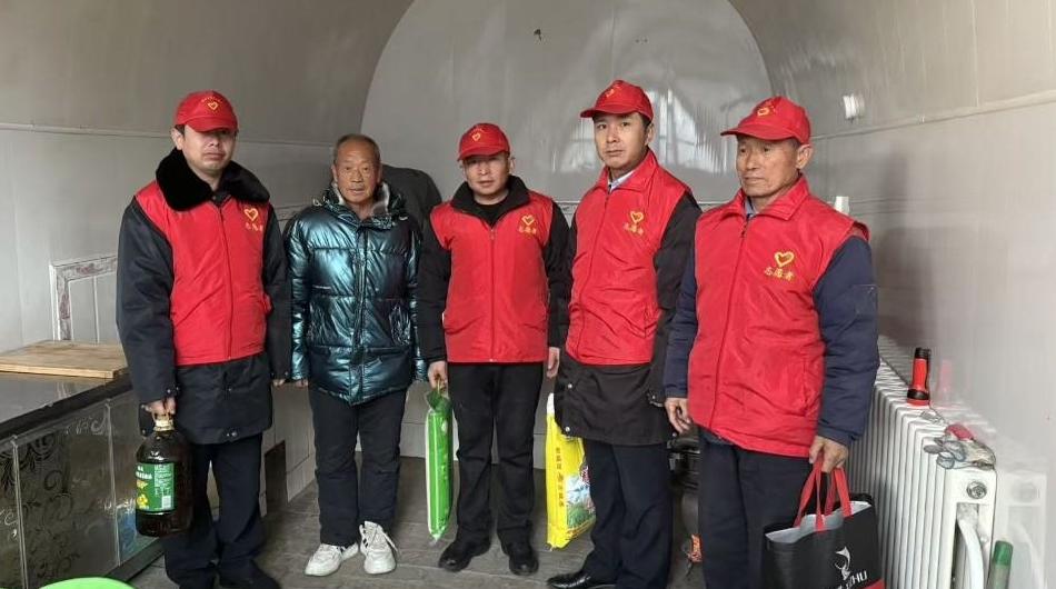 暖冬慰问 情系孤寡