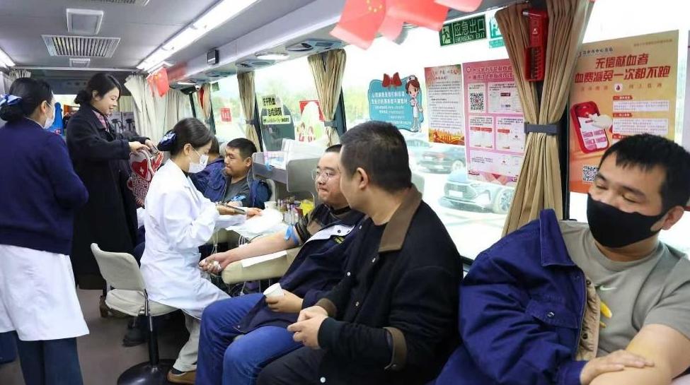 陜鋼集團漢鋼公司開展國際志愿者日無償獻血活動