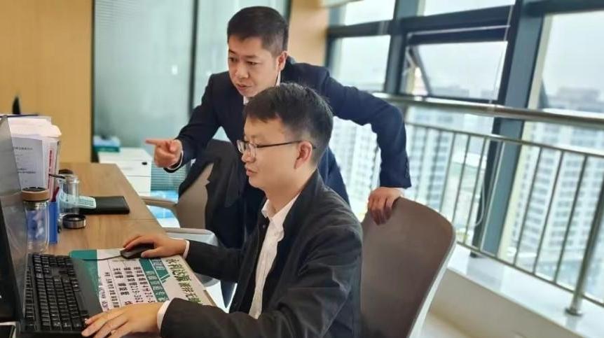 陜鋼集團漢鋼公司銷售戰(zhàn)線排頭兵的他們把“硬骨頭”變成了“成績單”