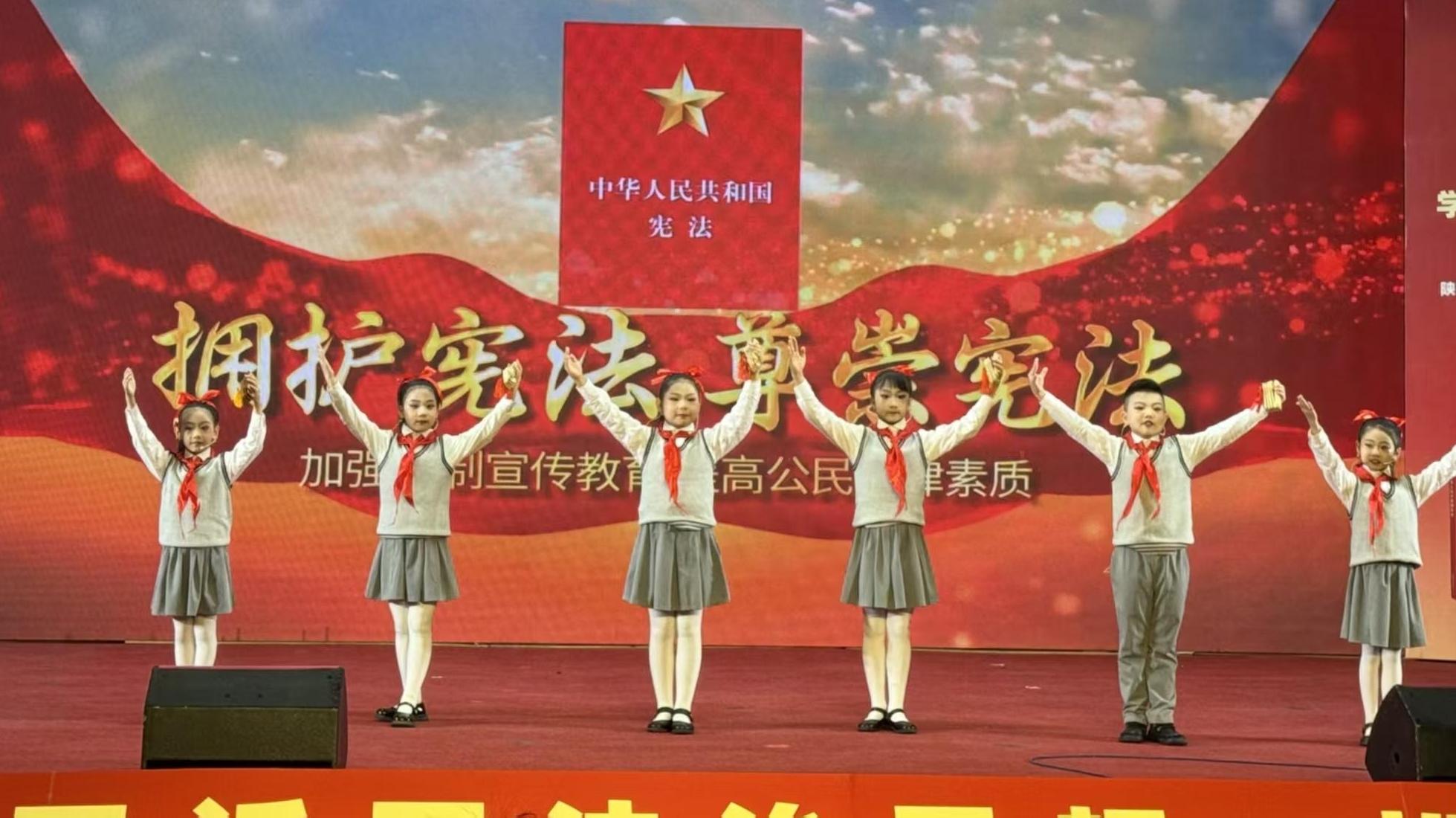 法治快板声飞扬 奏响普法新乐章