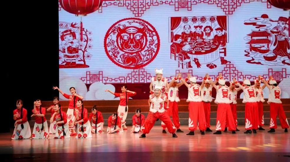 彰显古城“民间达人”的活力  西安市文艺两新联合会首届优秀舞蹈作品展演举行