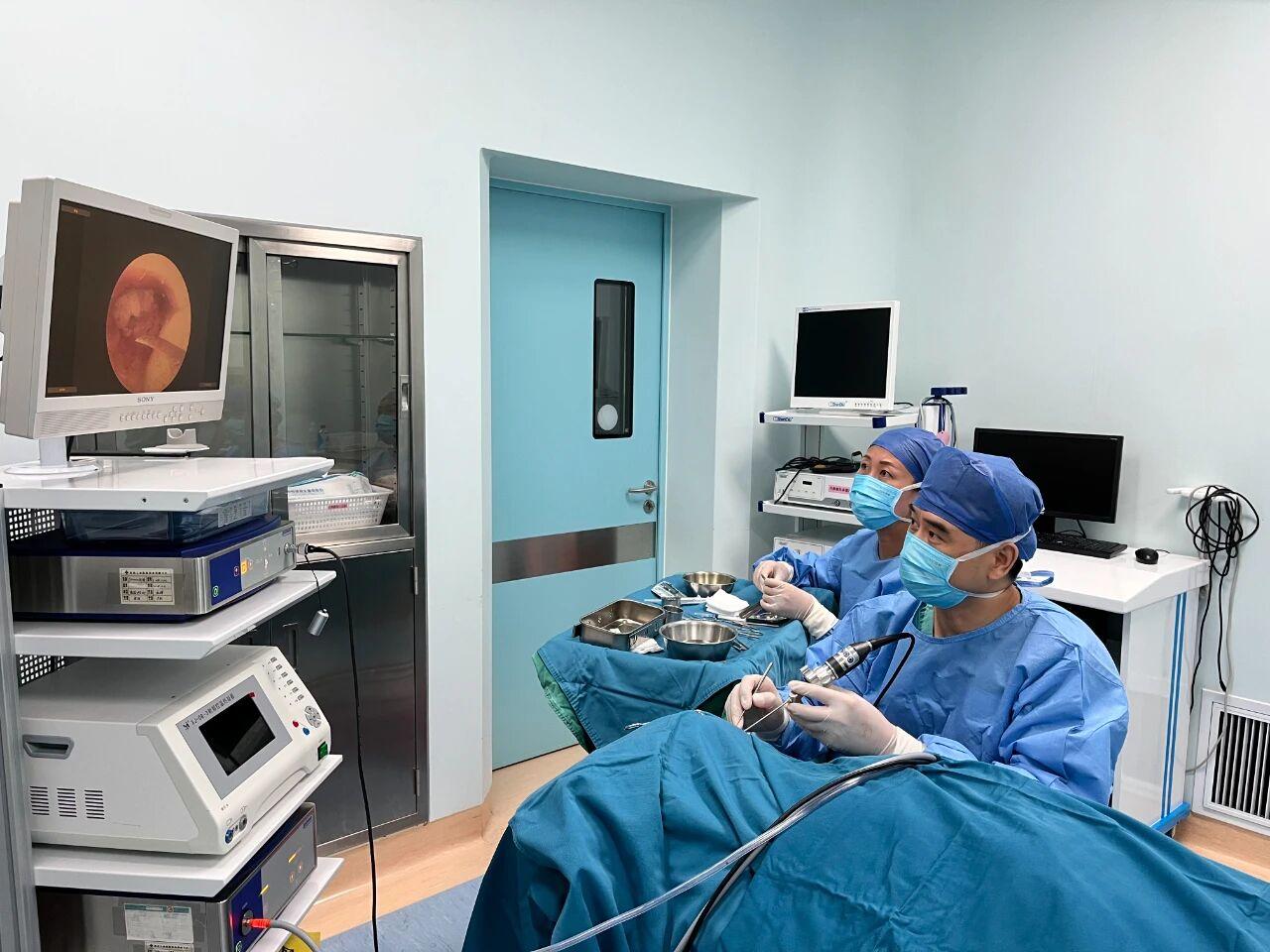 耳内“破洞”悄悄盗听力 微创修补重新听见声音