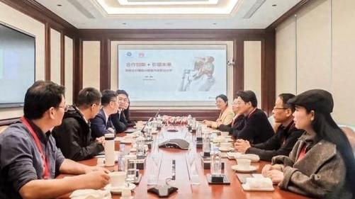 西安汽車職業大學一行赴華為深圳坂田總部參訪交流