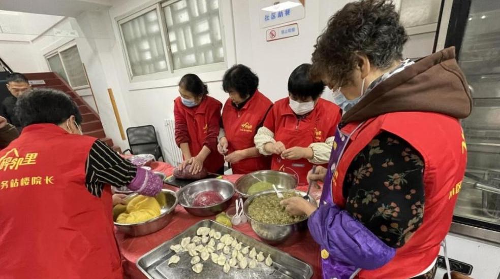 冬至陽生情更暖，餃香鄰里話團圓