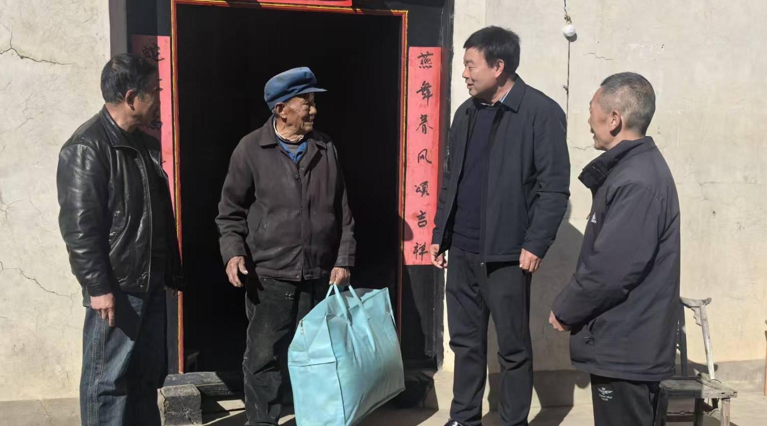 敲門見心 實事暖心——洛南縣保安鎮繪就“一老一小”幸福圖景