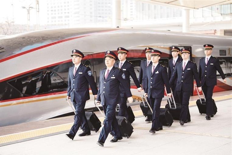 西延高鐵進(jìn)入開通倒計(jì)時司機(jī)全面就位