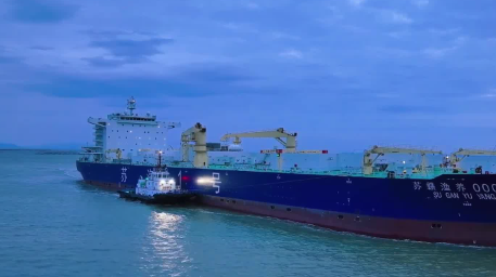 三文鱼移动海洋牧场“苏海1号”投苗启用