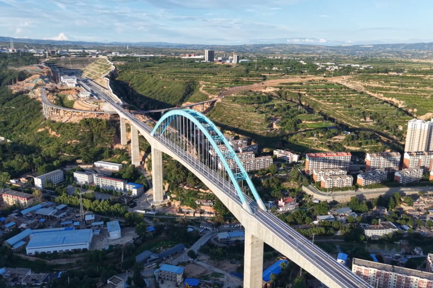 西延高铁 硬核工程｜西延高铁王家河特大桥：“数字孪生”筑就高空之冠