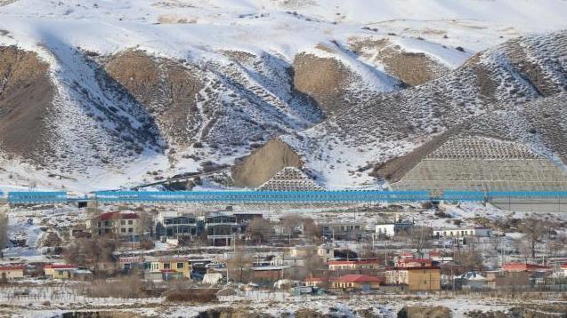 大道穿天山 新疆南北不再远