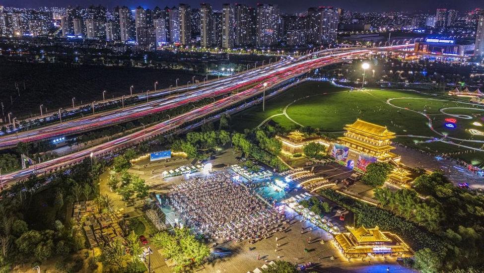 新华视点·2025年度盘点｜赛事、影视、演唱会……今年你跟着什么去旅行？