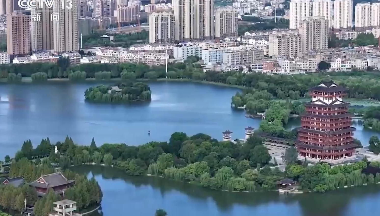 覆盖生育、养育、教育 国家正加快构建完整支持链条