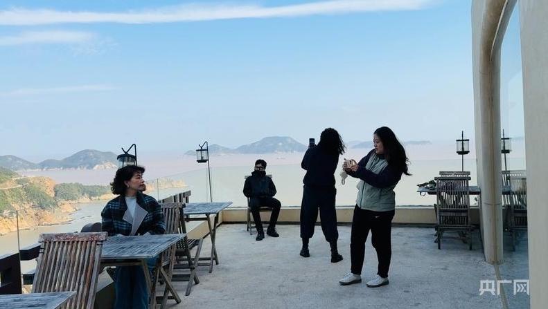 行进的海岸线｜点石成金 “东海好望角”从空心村蝶变中国最美渔村