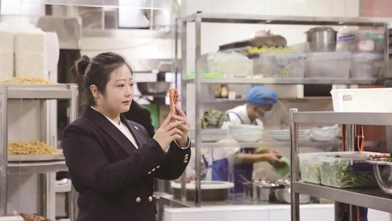 榆陽：政務服務辦到群眾 “心坎上”