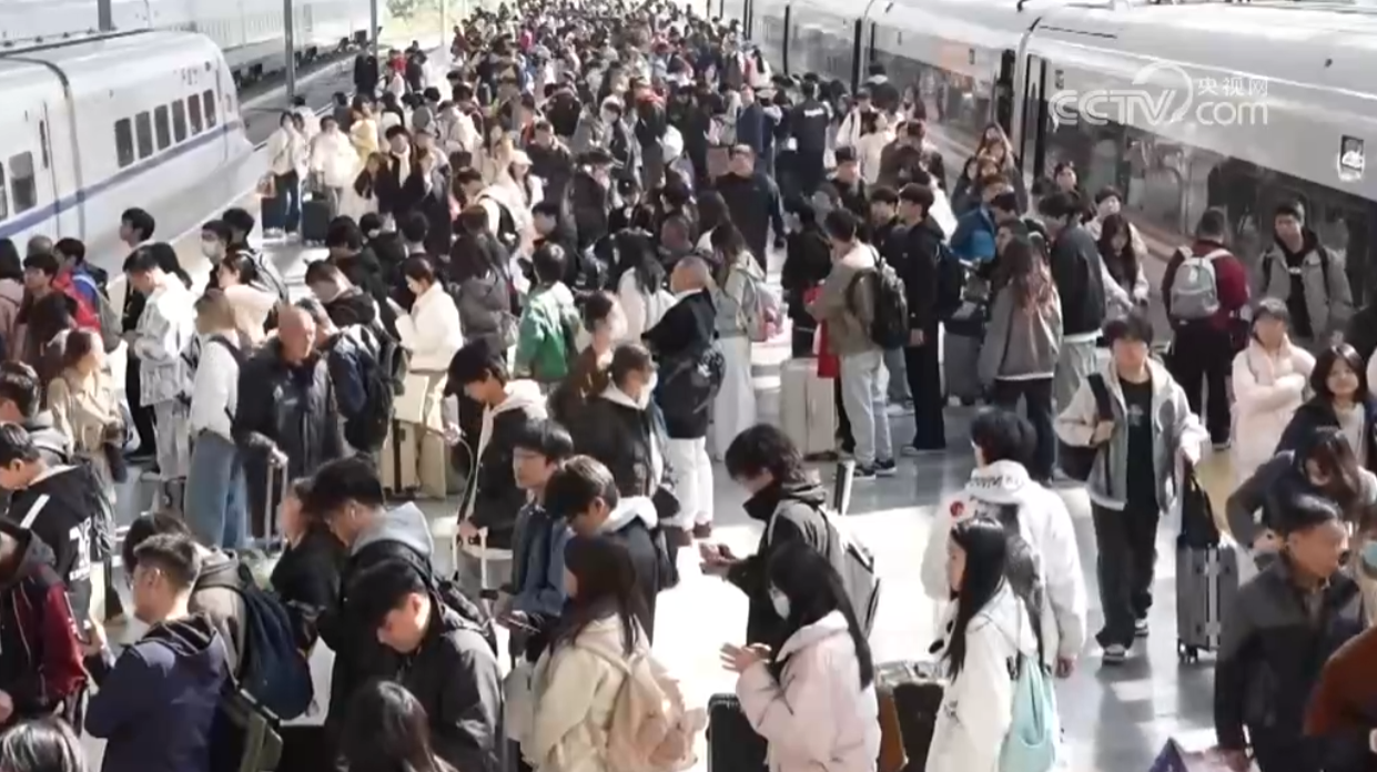 元旦假期近6亿人次出行 “流动的中国”生机勃勃