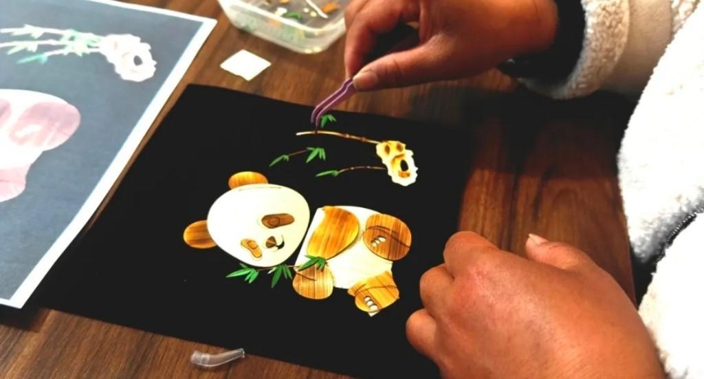 武功县：小小麦秆画 走俏旅游大市场