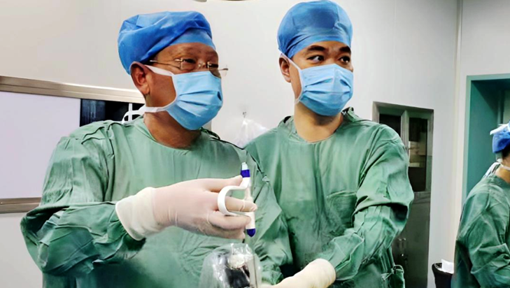 技術(shù)下沉惠民生！西安市紅會(huì)醫(yī)院專(zhuān)家助力石泉縣醫(yī)院完成首例脊柱微創(chuàng)手術(shù)