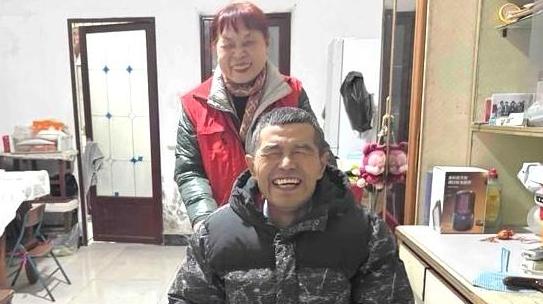 西安一社区启动“邻家儿女”帮扶行动 独居老人有依靠