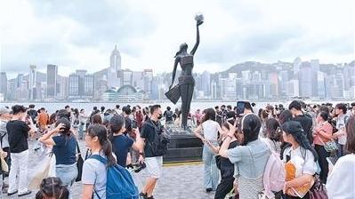 多彩香江让八方游客“为一座城停留”
