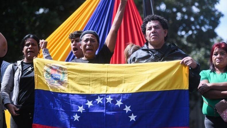 新华网国际看点｜美新一届政府执政近一年，给世界带来了什么？