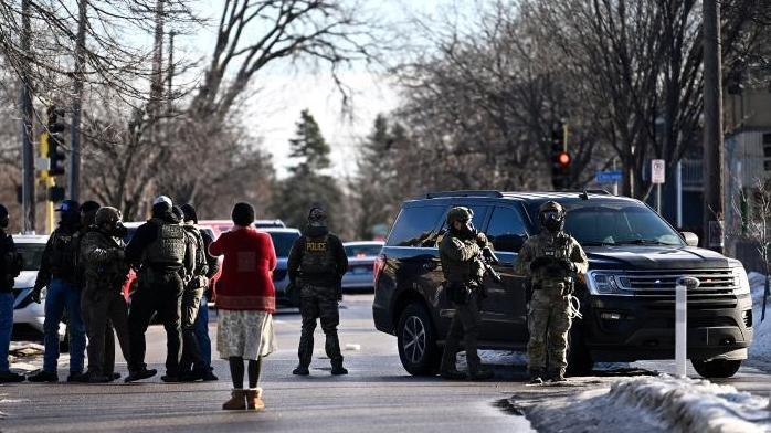 美国ICE再开枪击中他人引抗议 当地官员：他们在制造混乱