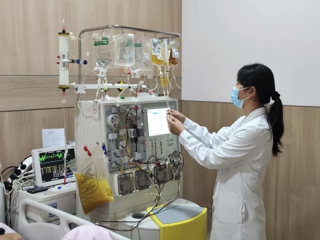 警惕年底聚餐風險！男子聚餐一周抽出"黃油血" 甘油三酯超標55倍