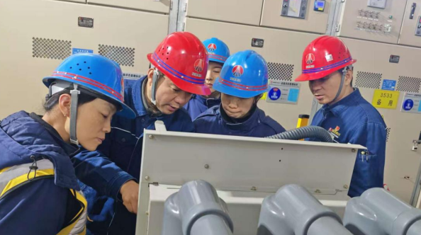 陜鋼集團龍鋼公司干字當頭礪作風