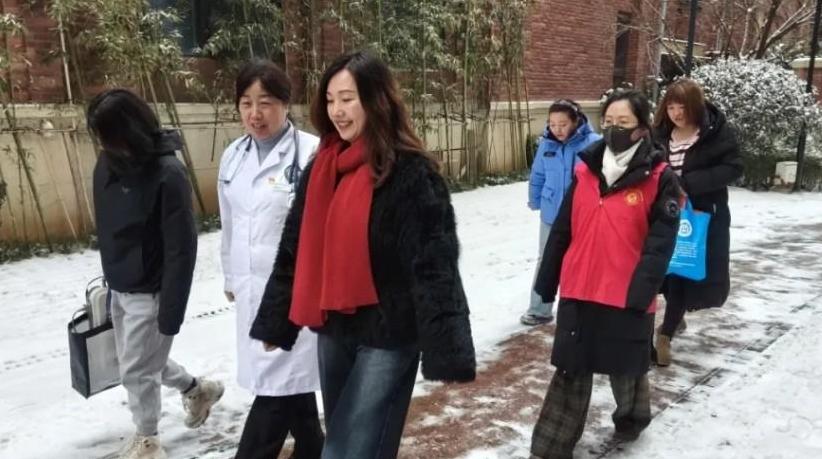 社區送醫上門關愛臥床老人