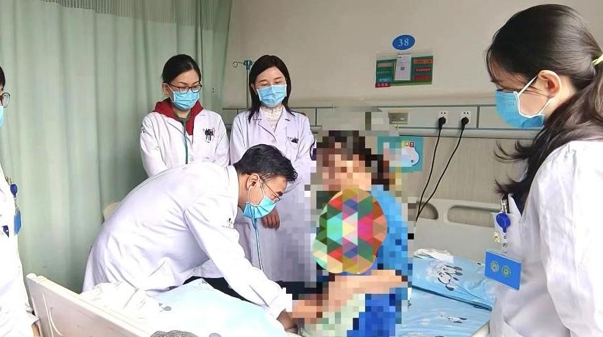 8歲女童高熱5天眼腫如桃 醫院MDT破解罕見多重感染