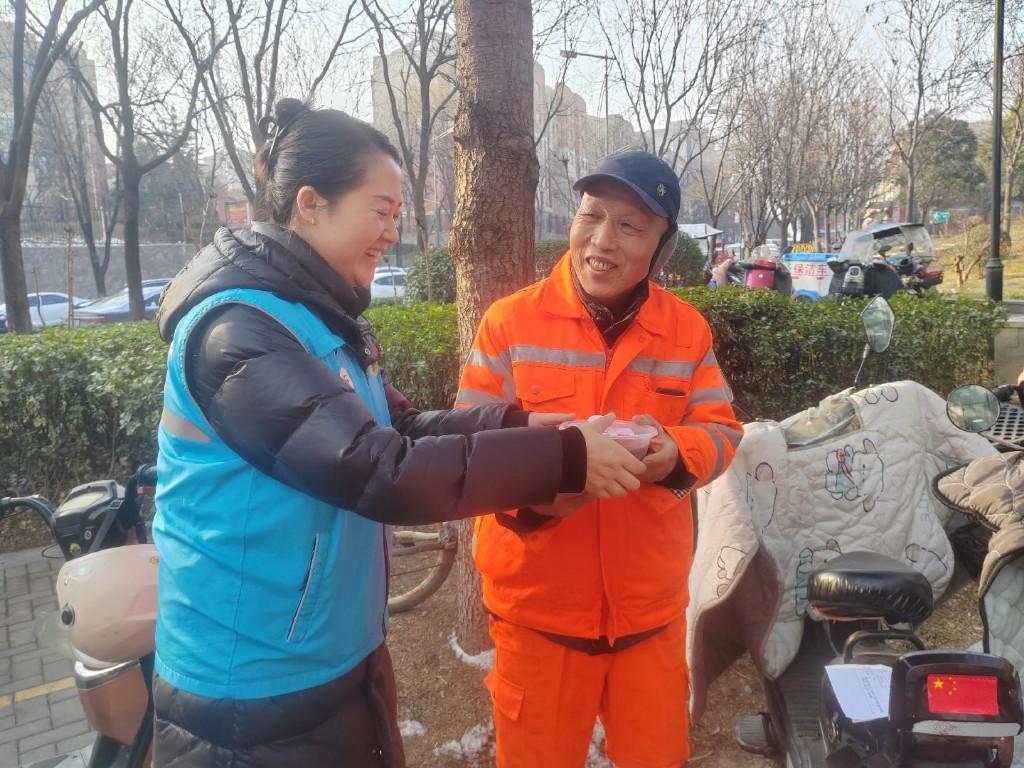 臘八粥香飄社區 傳遞鄰里溫情