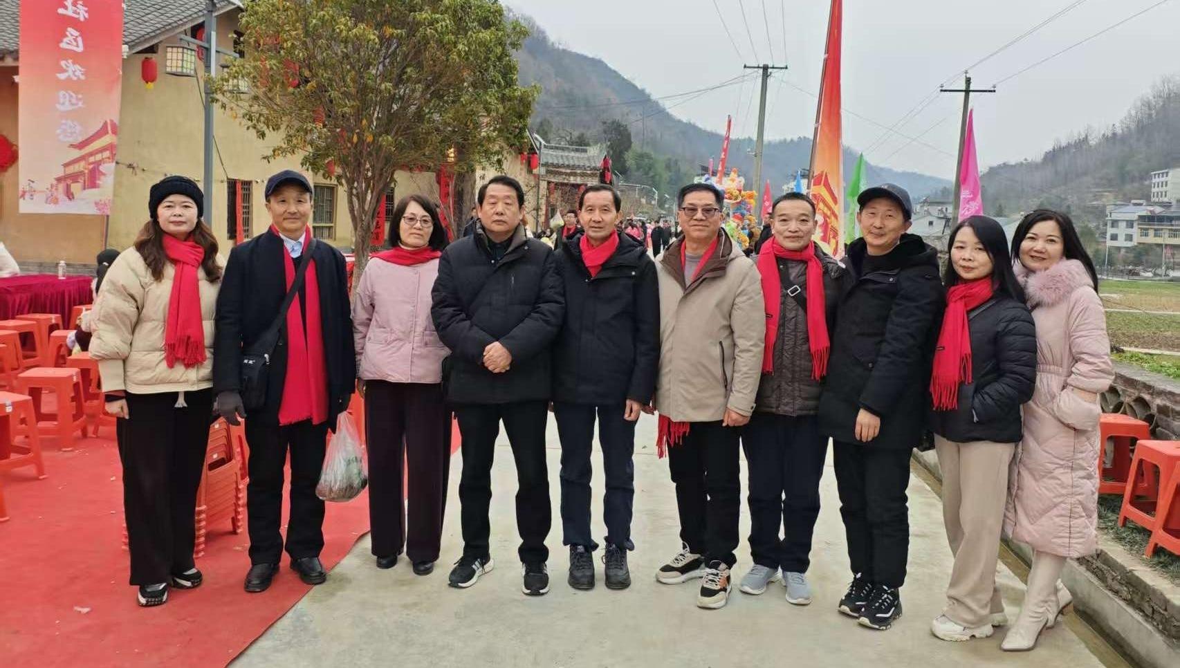 安康散文作家關注鄉村群眾文化生活