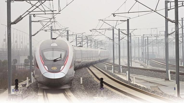 延安到北京首開高鐵列車