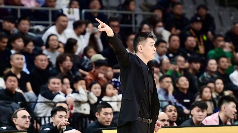 楊鳴卸任遼籃主教練