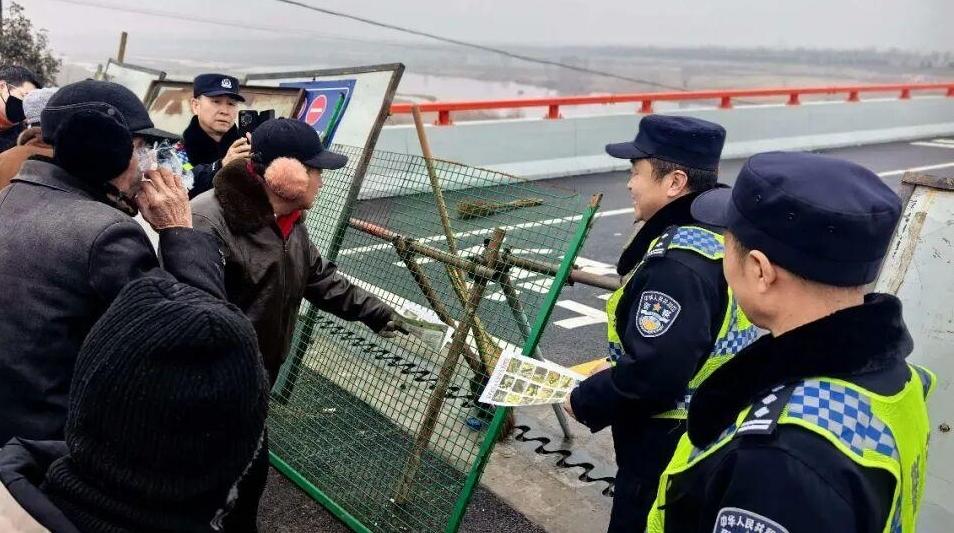 節前排查筑防線 周至公安多點發力護平安