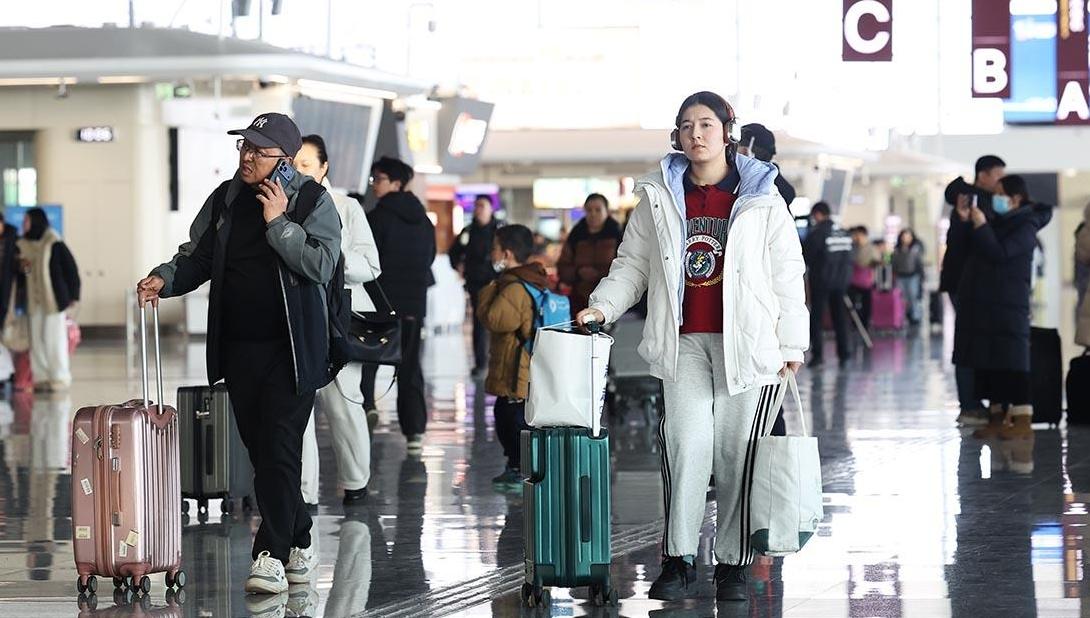 春運首日直擊丨西安咸陽國際機場多措并舉 護航旅客平安順暢出行