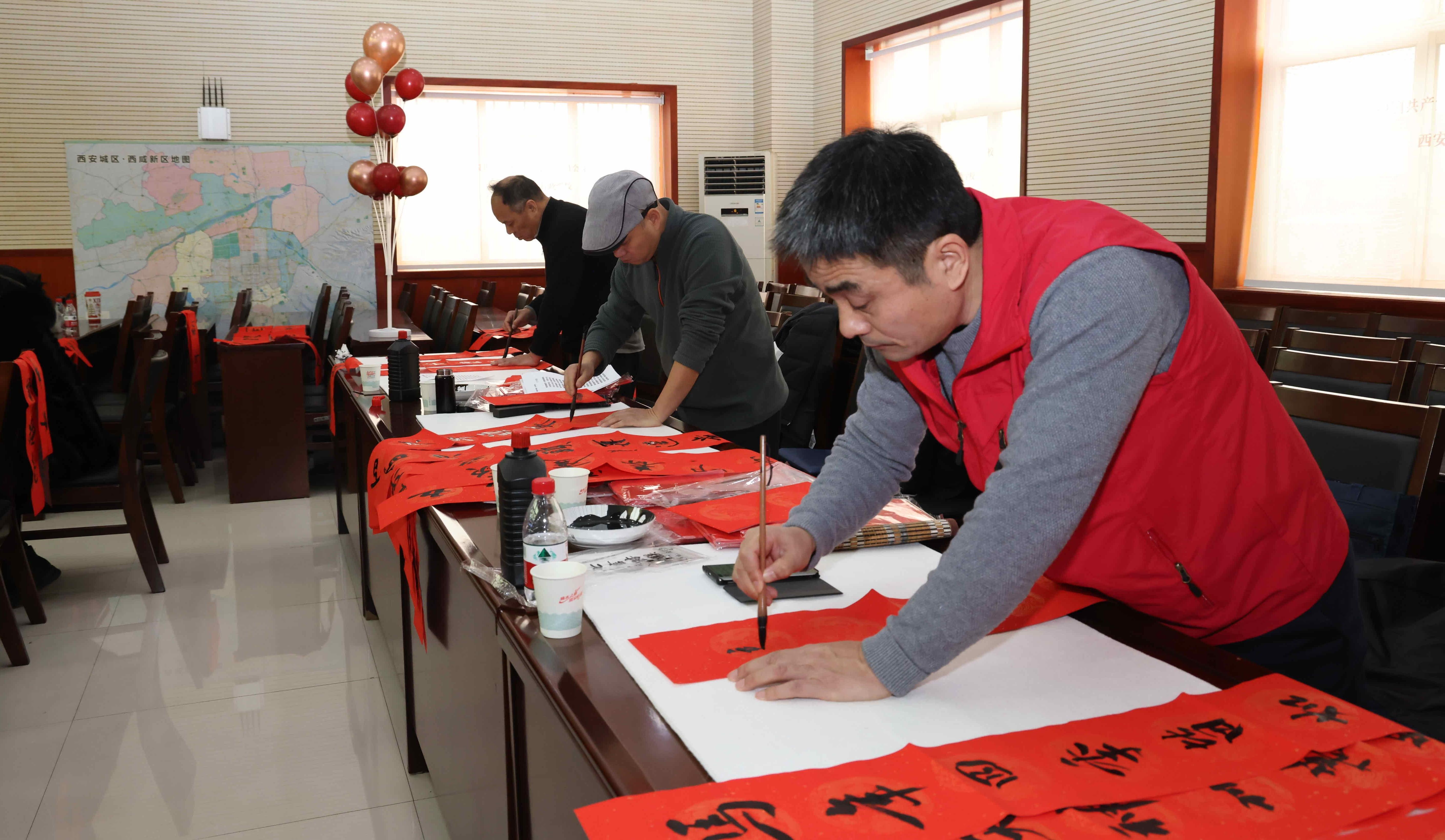 莲湖区举办“西安因你而美——身边好人道德模范在新时代文明实践中心过大年”文明实践活动