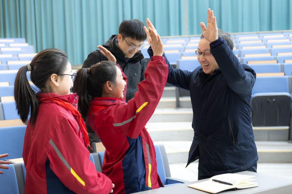 新春走基层·走笔|行进的路，动人的歌