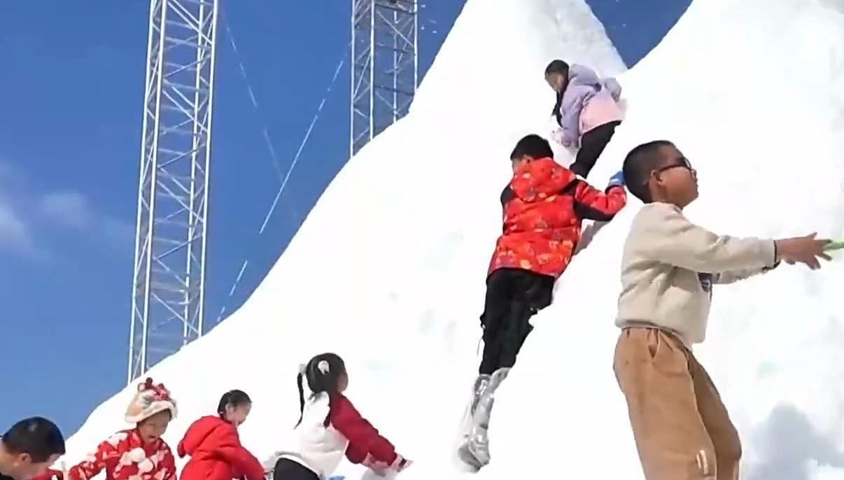 视频丨一年四季随时体验冰雪之乐 看科技如何复刻“北国风光”