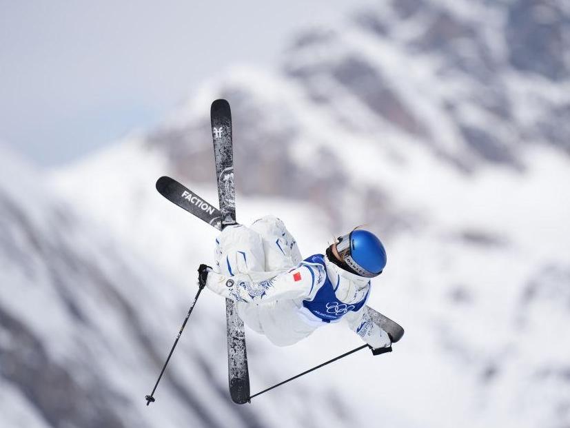 谷爱凌夺得米兰冬奥会自由式滑雪女子坡面障碍技巧银牌