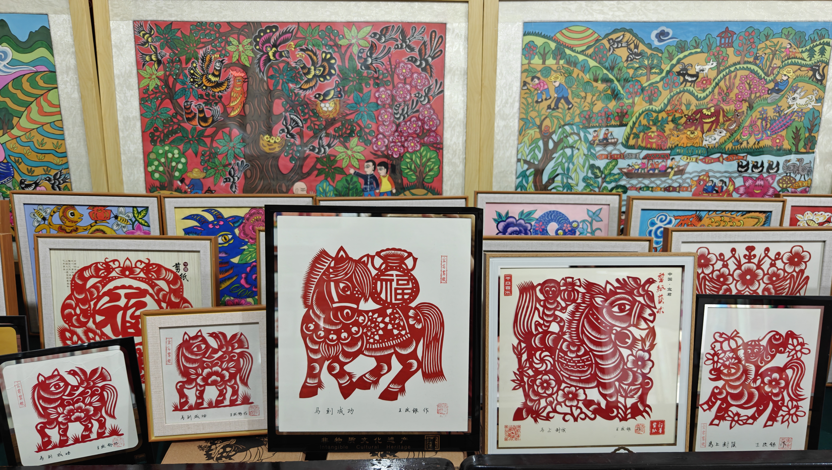 剪纸生花迎新春 千年非遗焕“年”华