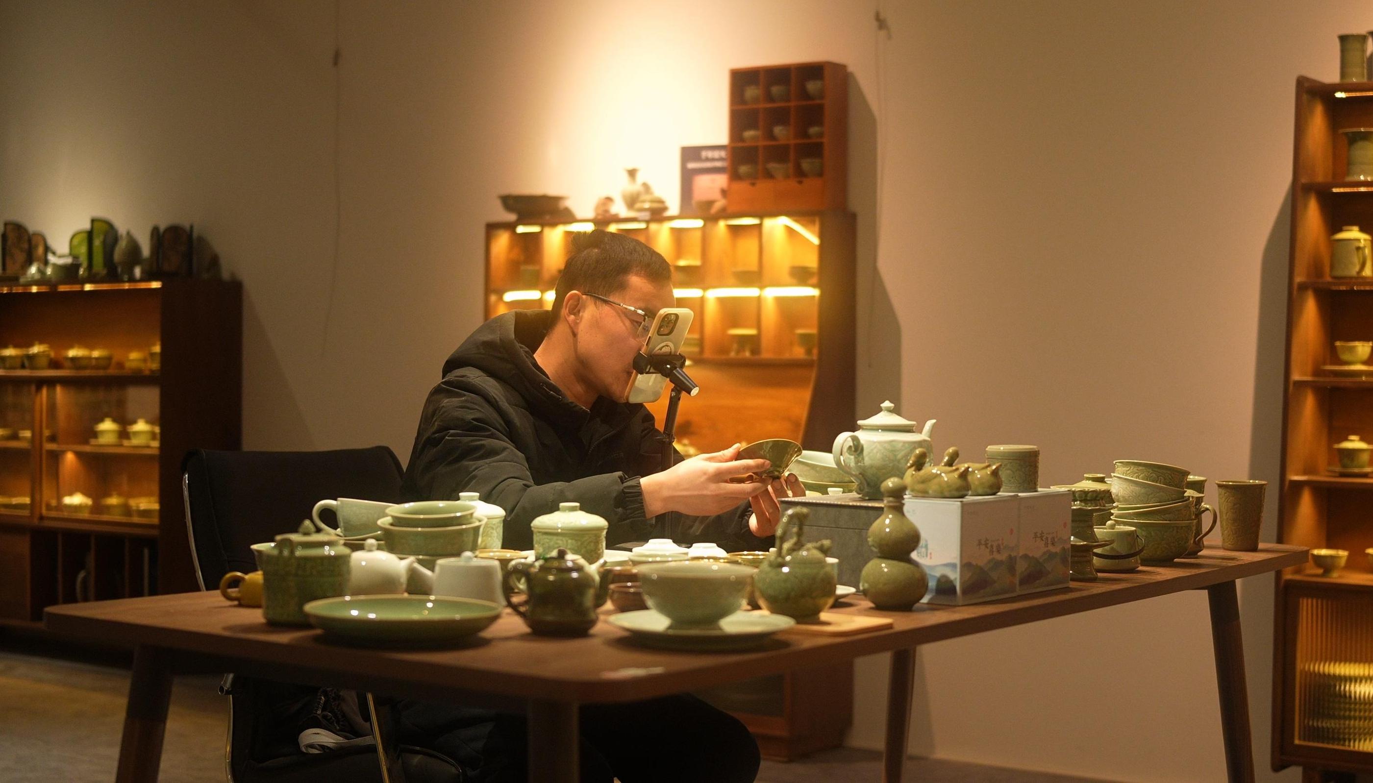 千年窑火“触网”新生 耀州瓷闯出转型新“窑”篮