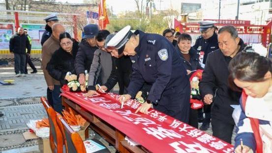 警企联动防风险，杜陵村上演春运平安大戏