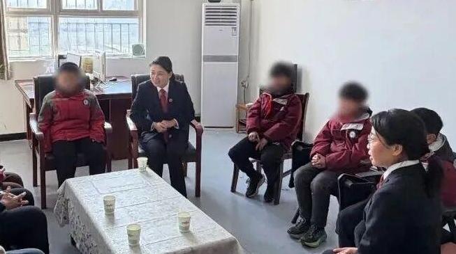 临潼斜口法庭送“开学法治礼” 以司法微光守护留守儿童成长