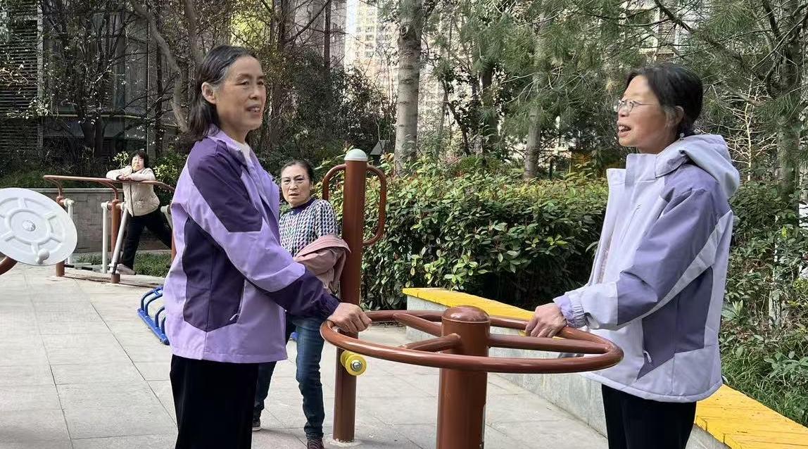 社区健身器材“适老化”调查：小区健身器材可否对   “银发族”友好些
