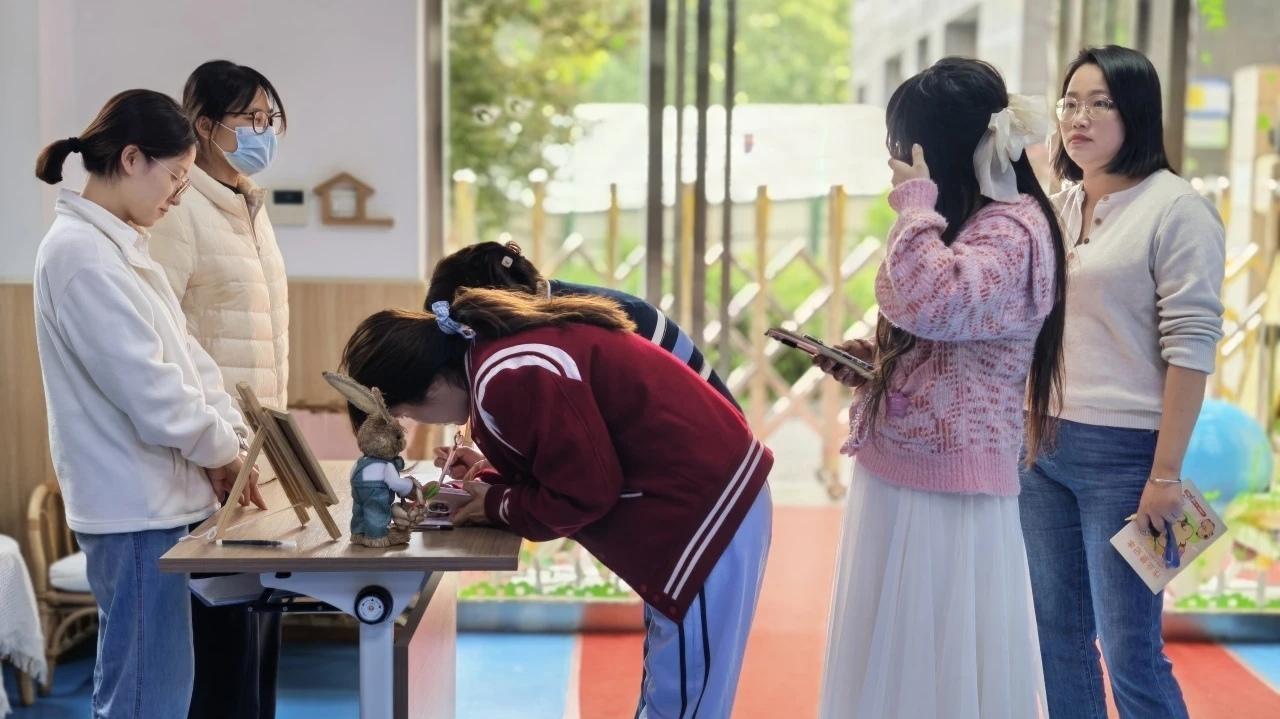 膳食监督、安全保障……家委会上，家长们这样为孩子建言