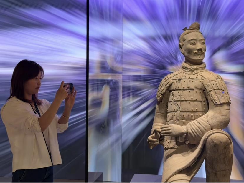 “王朝的色彩·尚色——秦始皇兵马俑的色彩美学与秦帝国的科技密码”特展开展