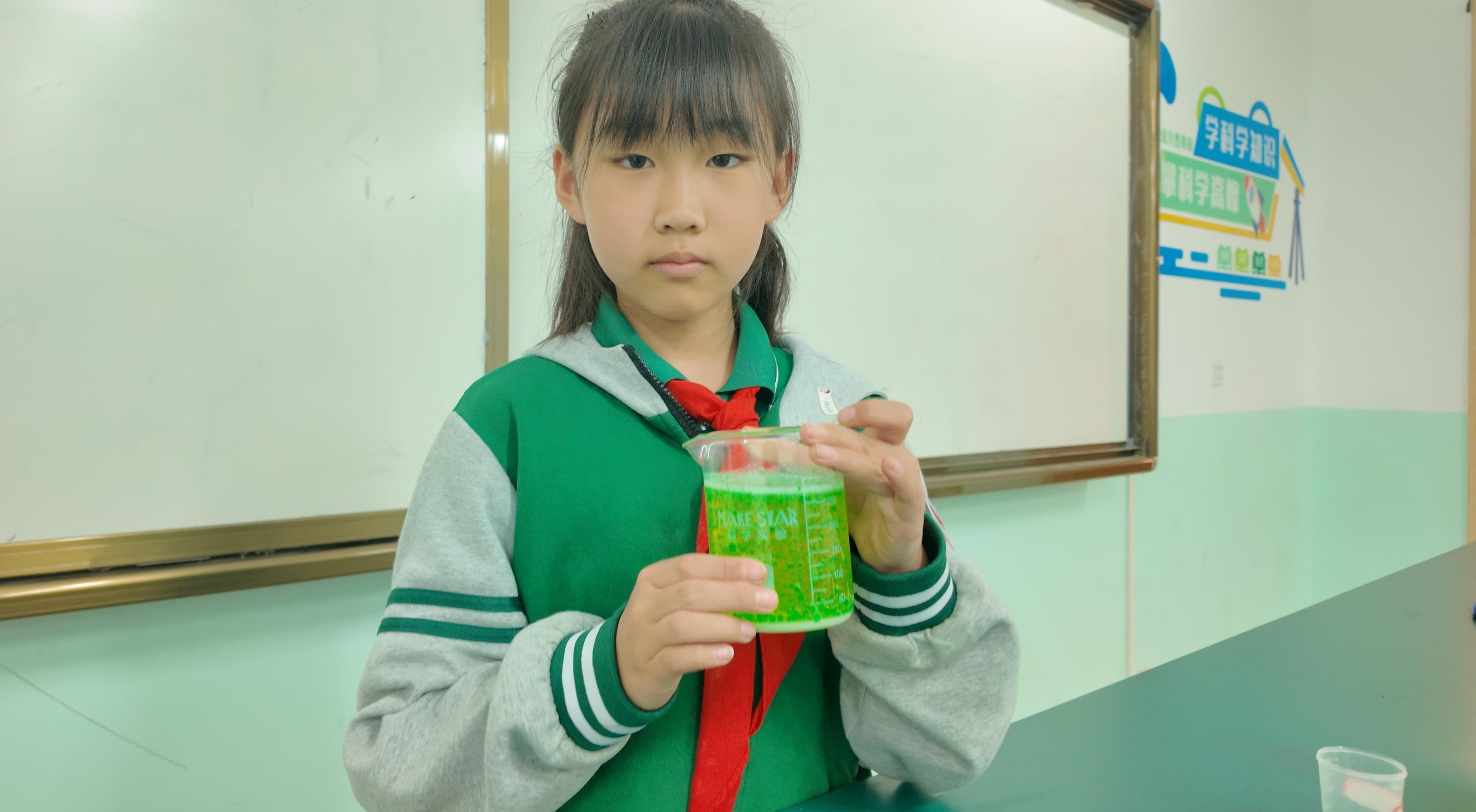 当木工刨遇见掌控板：一场匠心与AI的校园交响
