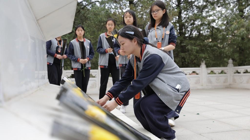 西安外国语大学附属学校“三秦学生记者”思政课社会实践活动走进延安